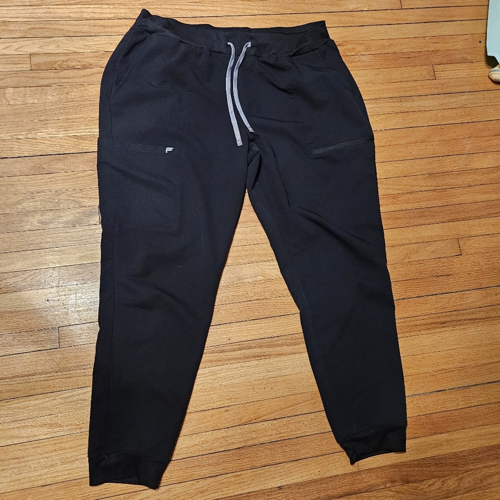 Fabletics scrubs pant